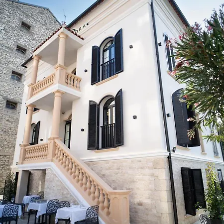 La Ora Ξενοδοχείο
