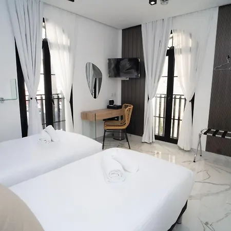 La Ora Hotel *