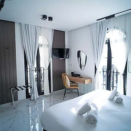 La Ora Hotel *